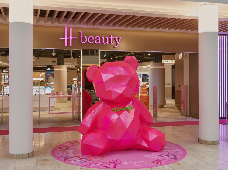 Complimentary Services at Charlotte Tilbury within H beauty