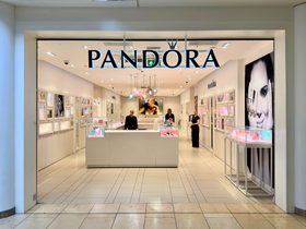 Pandora Red Mall Banner