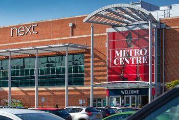 Red external sign 750x560