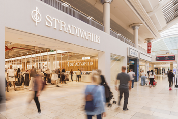 Stradivarius Store Banner
