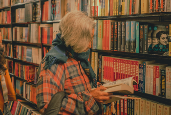 Book store 750x560pix