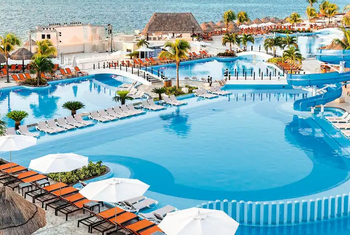 Hays travel 750x560pix