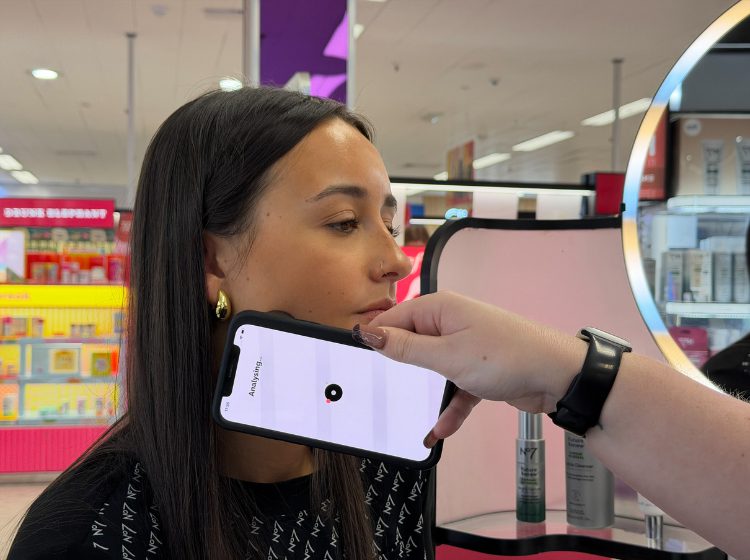 Complimentary No.7 Pro Derm Scan at Boots